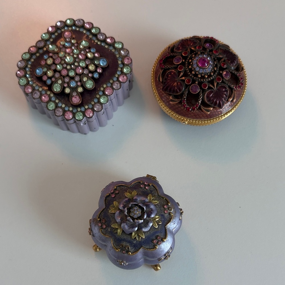 PRICE CUT 3 Joan Rivers Trinket Boxes
PLEASE READ DESCRIPTION